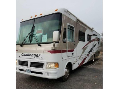 By Owner! 2006 Damon Challenger 355