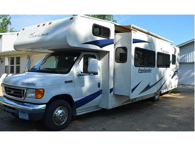By Owner! 2007 32ft. Coachmen Freelander
