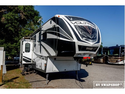 2015 Dutchmen Voltage 3990