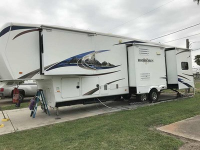 By Owner! 2011 39ft. Heartland Big Horn 