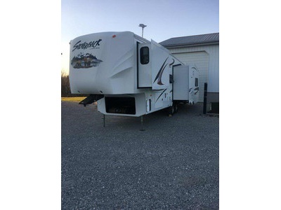 By Owner! 2012 35ft. Cedar Creek Silverb