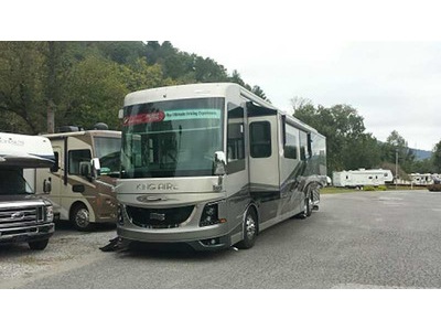 By Owner! 2018 New King Aire 45ft. w/3 s