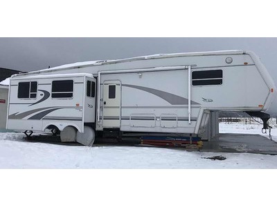 By Owner! 1999 37ft. Jayco Designer 3610