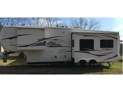 By Owner! 2008 35ft. Heartland Bighorn 3