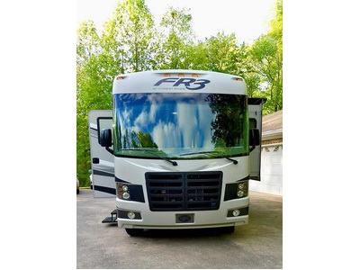 FOREST RIVER FR3 2015 ONLY 10,200 MILES