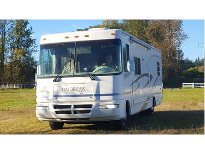2003 Damon Daybreak 32ft, 29k mi, 2 slid