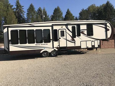 By Owner! 2015 38ft. Forest River Sierra