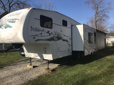 By Owner! 2005 35ft. Forest River Wildca