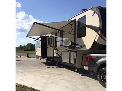 By Owner! 2018 42ft. Keystone Montana w/