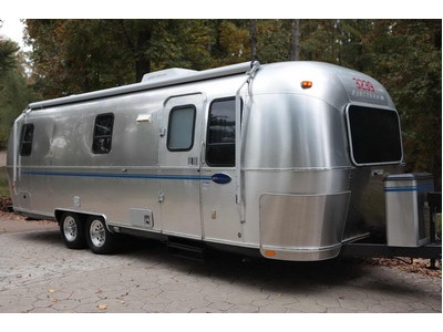 $2.000 FIRM - 2000 Airstream Safari