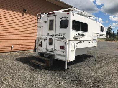 By Owner! 2003 Northern Lite 10-2000 Sli