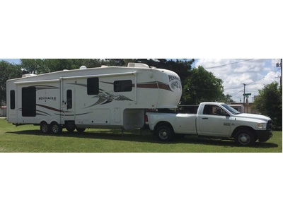 2011 Jayco Pinnacle 5th Wheel  $25,000