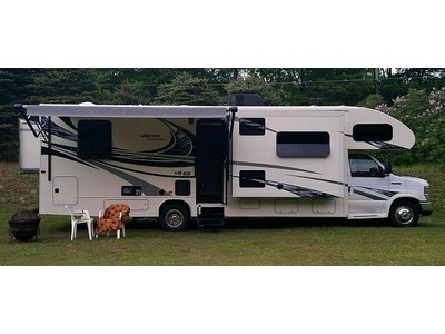 By Owner! 2017 Jayco Greyhawk 29ME w/2 s