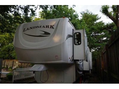 By Owner! 2010 39 ft. Heartland Landmark