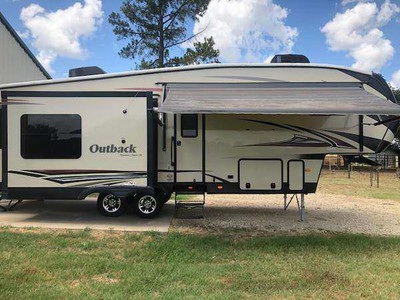 By Owner! 2014 32 ft. Keystone Outback S