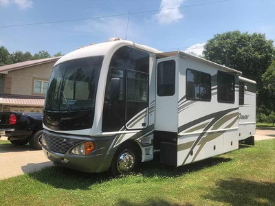 By Owner! 2004 35ft. Fleetwood Pace Arro
