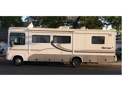 By Owner! 2004 30 ft. Winnebago Sightsee