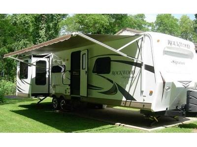 By Owner! 2016 35 ft. Rockwood Signature