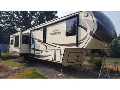 By Owner! 2015 39 ft. Keystone Montana w