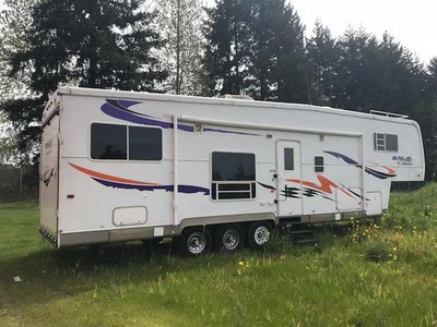 By Owner! 2005 42 ft. Monaco Coach Toy H