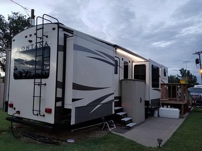 By Owner! 2017 Keystone Montana 5th Whee