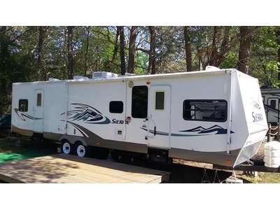 By Owner! 2005 38 ft. Forest River Sierr