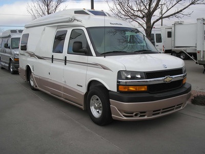 2005 Roadtrek 210 Versatile New!