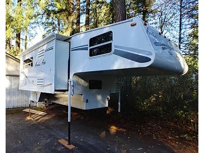 By Owner! 2006 Arctic Fox 1150 truck cam