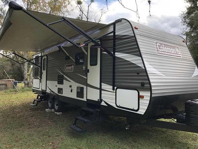 By Owner! 2018 32 ft. Coleman Lantern 28