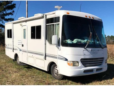 By Owner! 2002 25 ft. R-Vision Trail Lit