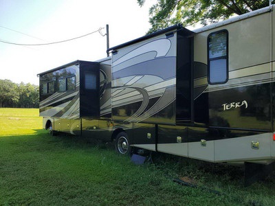 By Owner! 2010 36 ft. Fleetwood Terra w/
