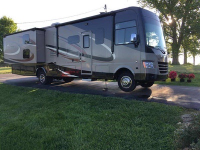 By Owner! 2017 35 ft. Coachmen Mirada 34