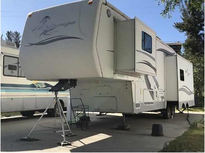By Owner! 2002 36 ft. Thor Mirage 36RL w
