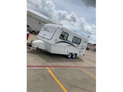 By Owner! 2004 Bigfoot 2500 series