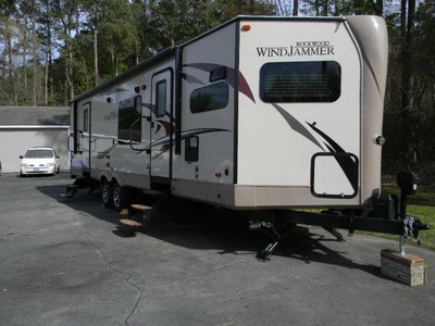 By Owner! 2017 32 ft. Rockwood Windjamme