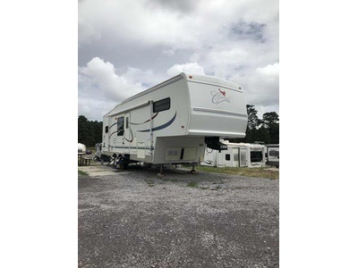 By Owner! 2000 29ft. Forest River Cardin