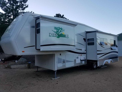 By Owner! 2005 Jayco Designer 31FKS w/3 