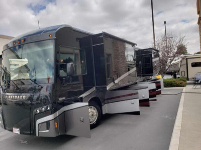 Full-Timers Dream RV� Like New! 2018 40 