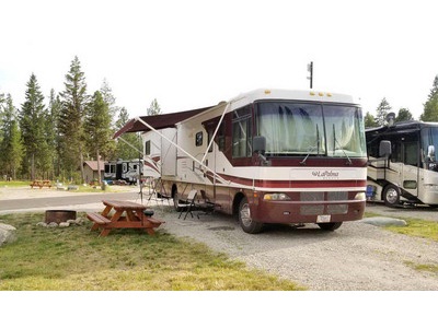 Low Miles! 2001 34 ft. Monaco LaPalma w/