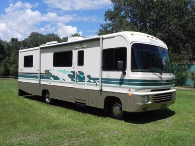 1996 Fleetwood SOUTHWIND STORM 30H