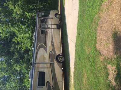 2004 Newmar Motorcoach low miles 45000