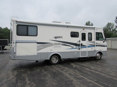 26ft Terra RV Motorhome-Low Miles-Clean!