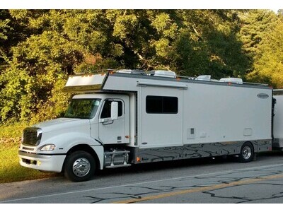 40ft Renegade Super C  w/Garage