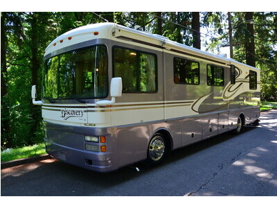 2000 Fleetwood Discovery Diesel Pusher 