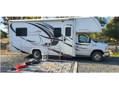 2014 Fleetwood Jamboree Searcher 25k 26
