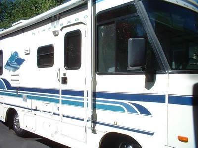 19 Winnebago Brave 1994-27,000 Miles