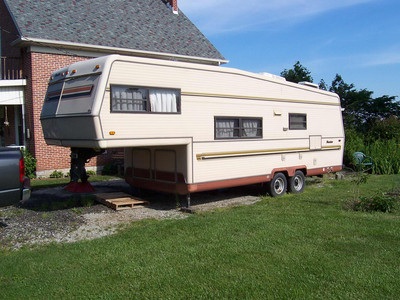 27ft 5th Wheel, Holiday Rambler, Monitor