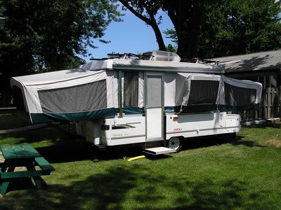 2001 Coleman/Fleetwood Bayside Glide-out