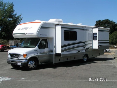 2005 Fleetwood GT 30U 68000.00
