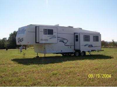 1999 NuWa HitchHiker Discovery
